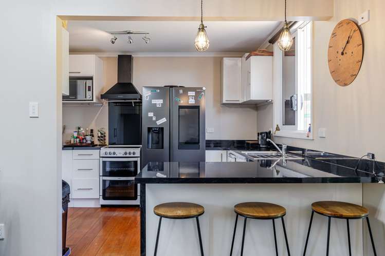 1 Halls Road Pahiatua_2