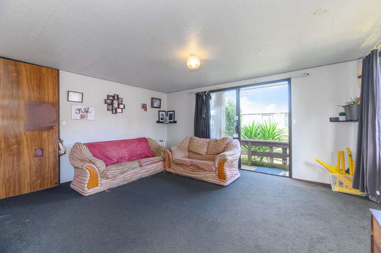 2/76 Parrs Cross Road Henderson_5