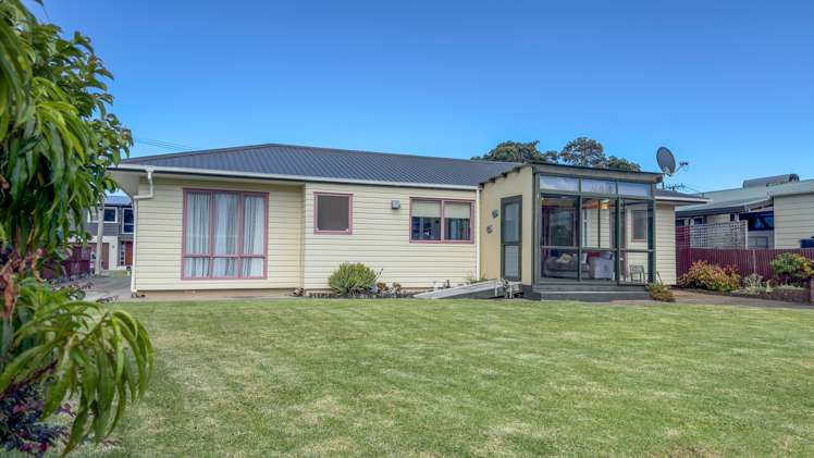 6 Seaview Avenue Te Puru_20