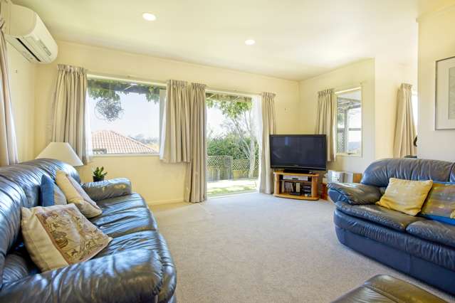 2/30 Sunset Road Unsworth Heights_3