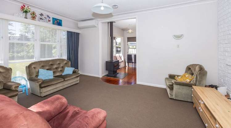 69 Lake Crescent Hamilton Lake_4