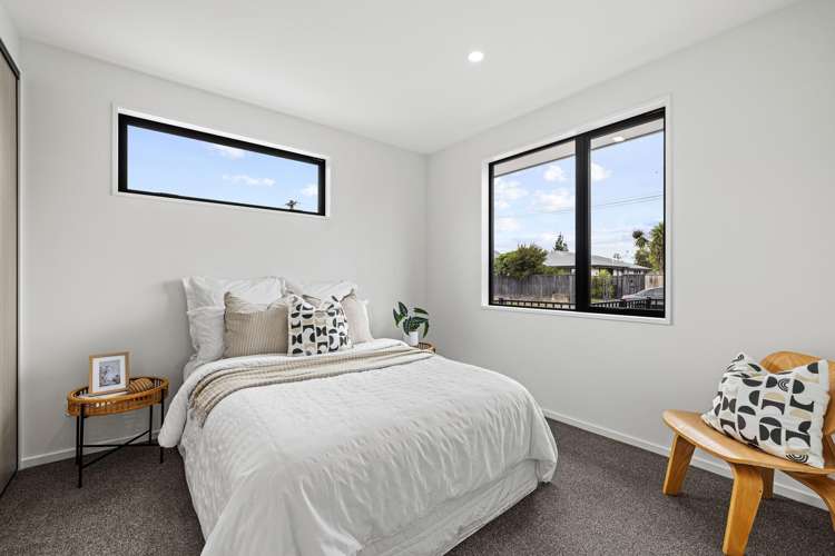 2/7 Cossar Street Burwood_11