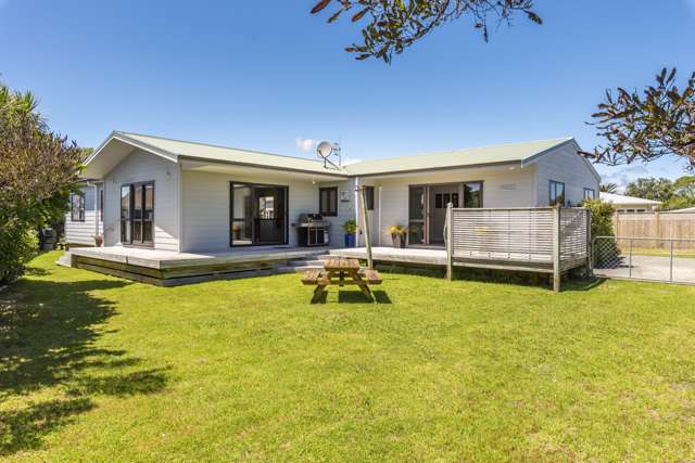 7 Adrian Grove Waikanae Beach_2