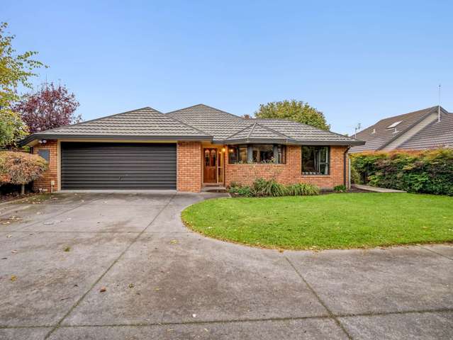 Peaceful Family Retreat on Hemingford Place!