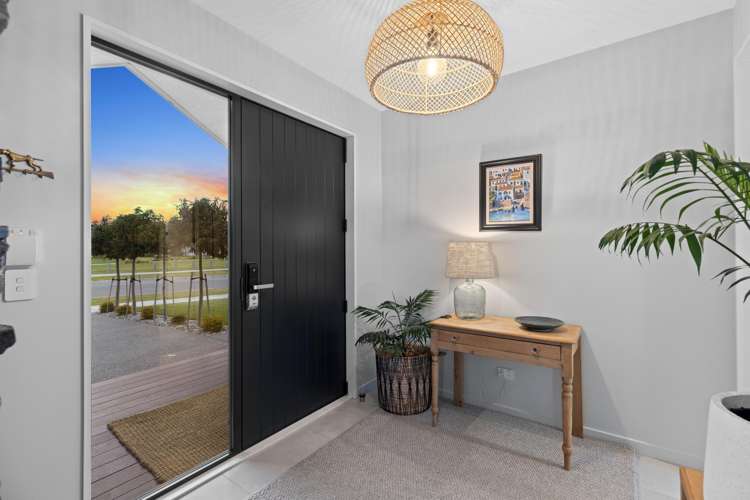 68 Vernon Drive Lincoln_24