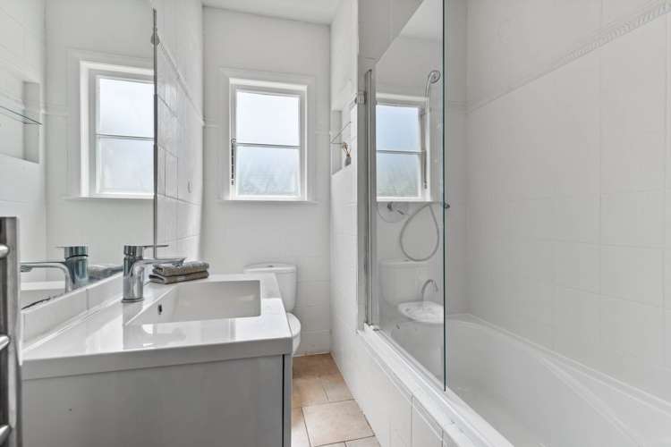 28 Hanlon Crescent Devonport_13