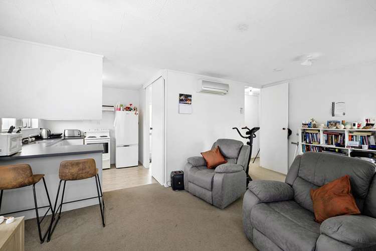 2/47 South Road Blagdon_8