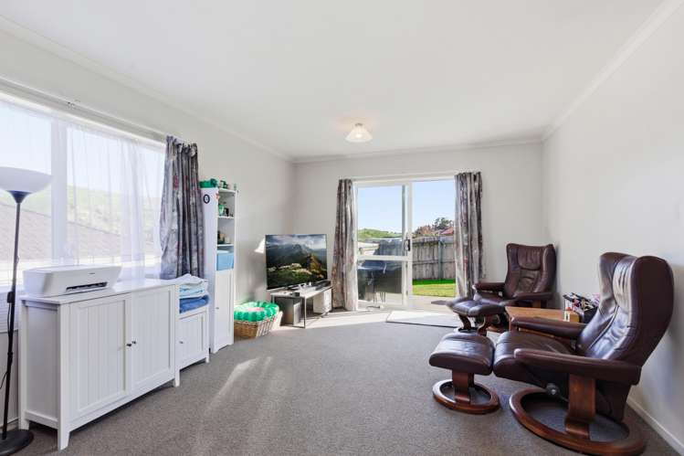 186 / 186a Ballintoy Park Drive Welcome Bay_16