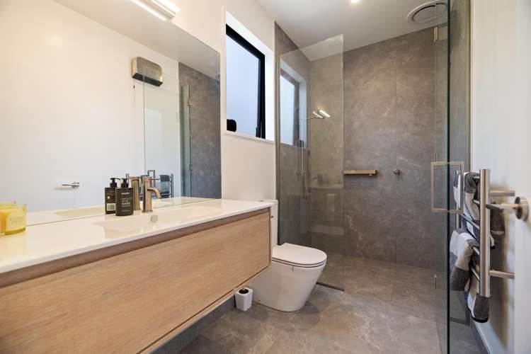 4 Shallow Close Jacks Point_13