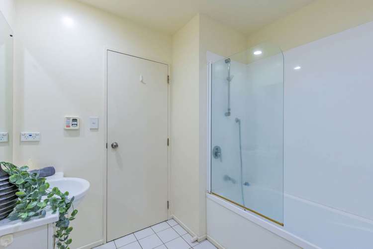 1/11 Pannill Place Oteha_16