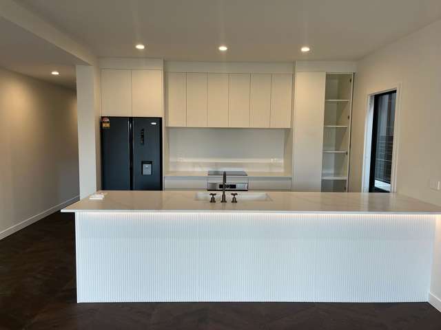 Stylish 3 Bed Home in Jacks Point