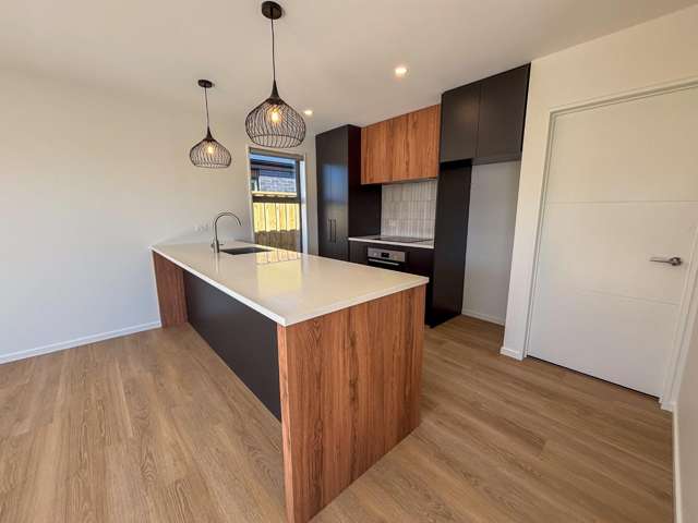 15 Estival Drive 11103_1