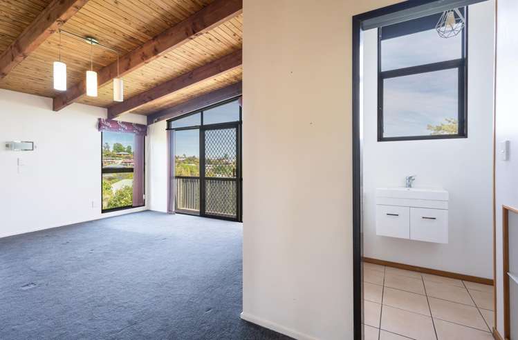 13 Farnham Drive Richmond_14