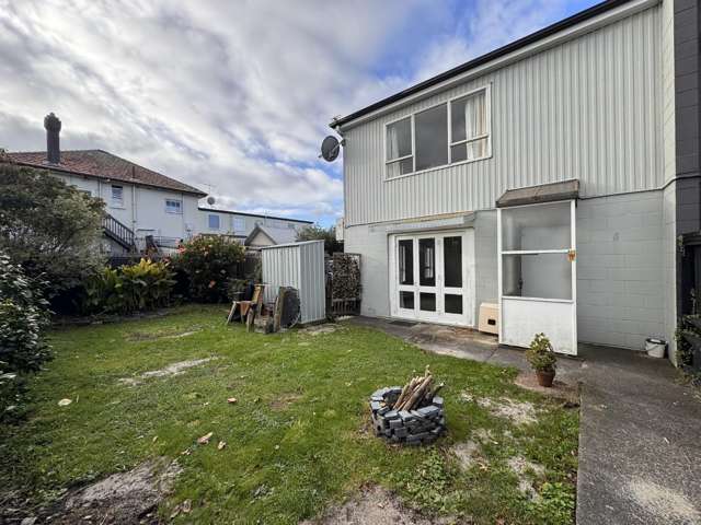 CONVENIENT CORNER - TWO LEVEL - SUNNY HOME UNIT