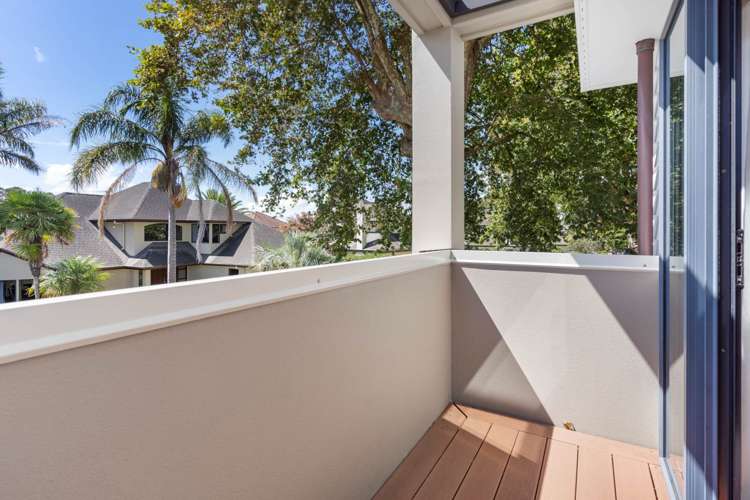 42 Oakwood Grove Eastern Beach_24