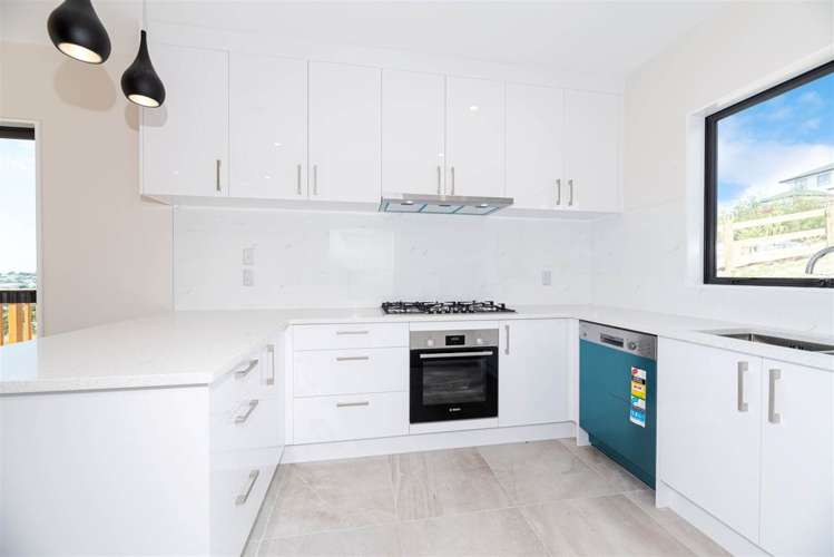 8 Myra G Place Stanmore Bay_14