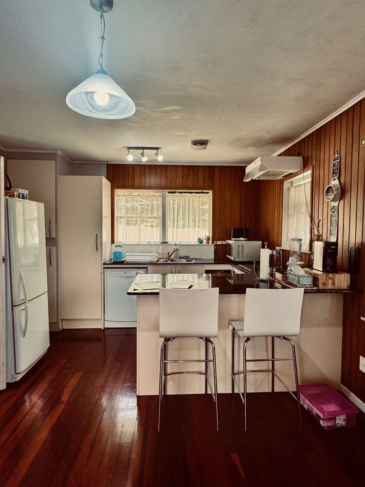 4 Ayton Drive Totara Vale_23