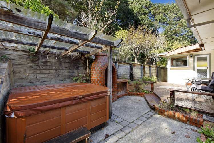 16 and 18 Faris Crescent Wainuiomata_19