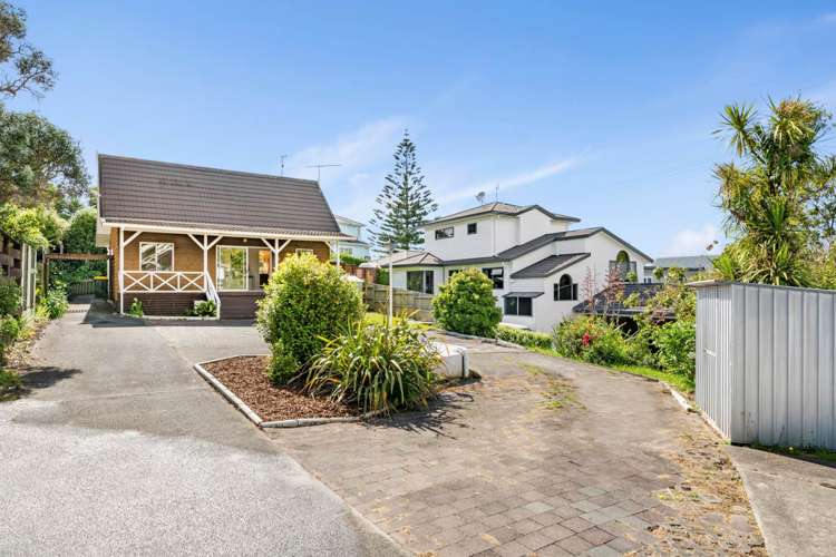 43a Beach Road Stanmore Bay_5