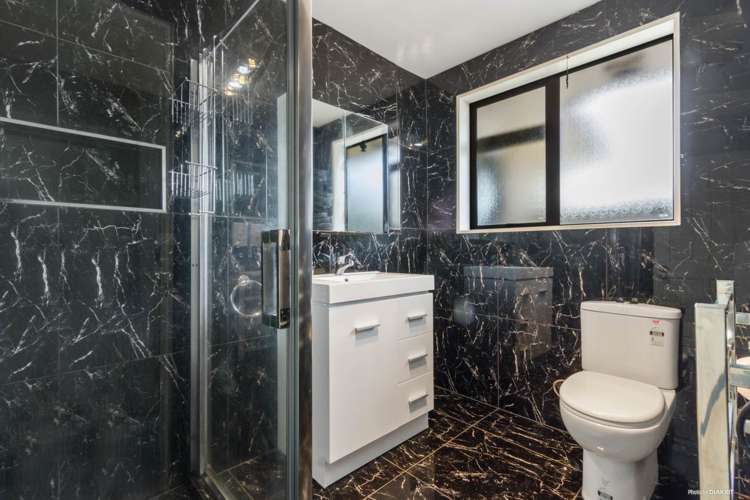 6 Plumstead Rise Glen Eden_15