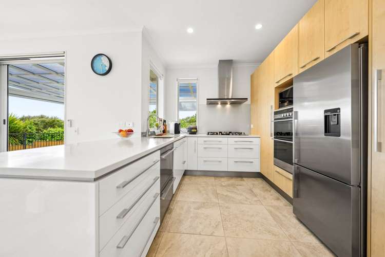 77 Mackay Drive Greenhithe_10
