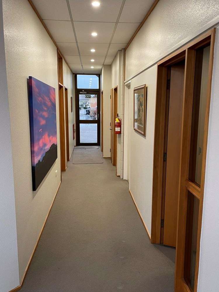 213 Queen Street West Hastings_7