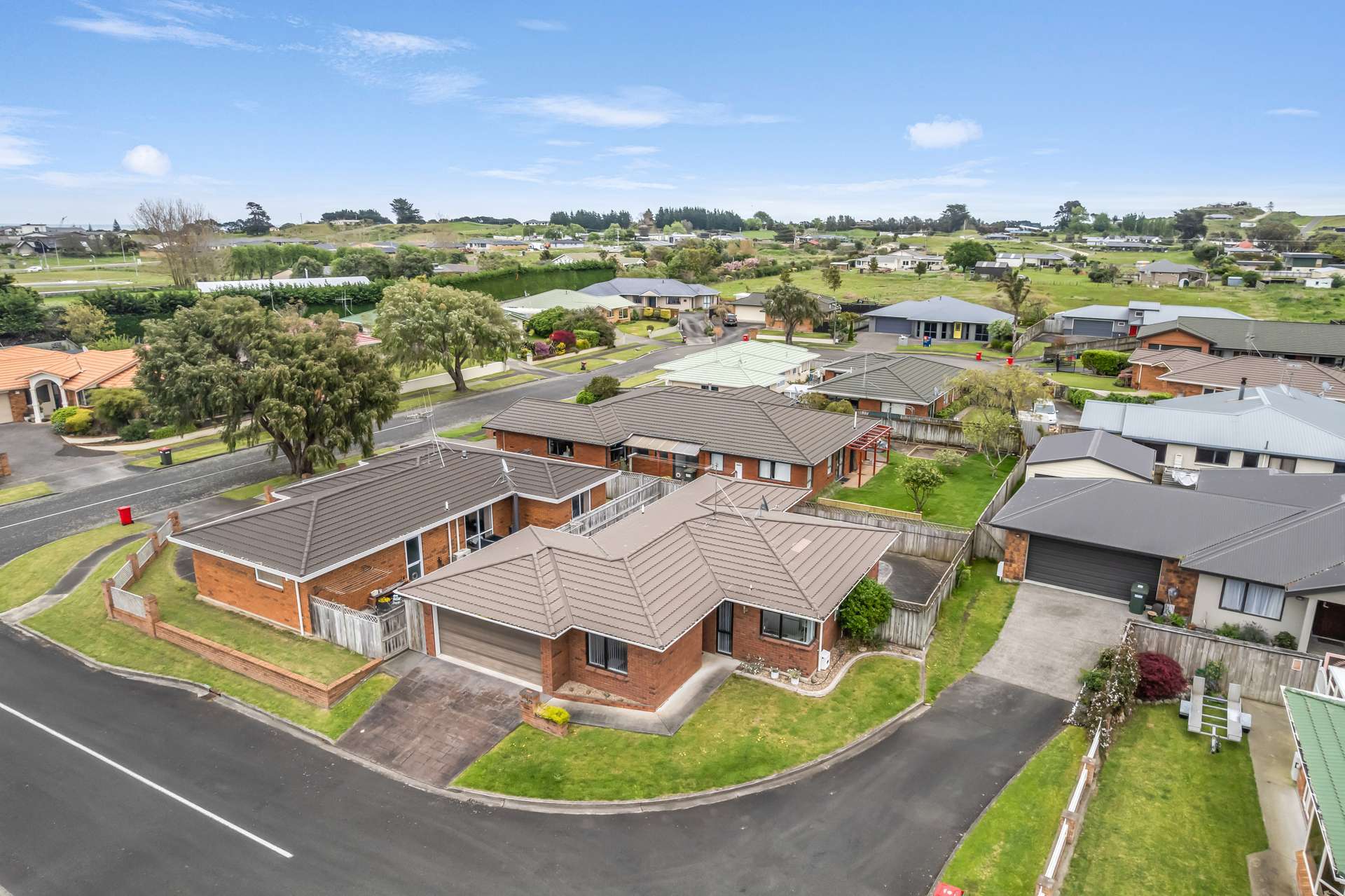 1 Loader Place Tawhero_0