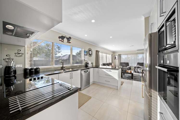 17 Flora Place Wattle Downs_20