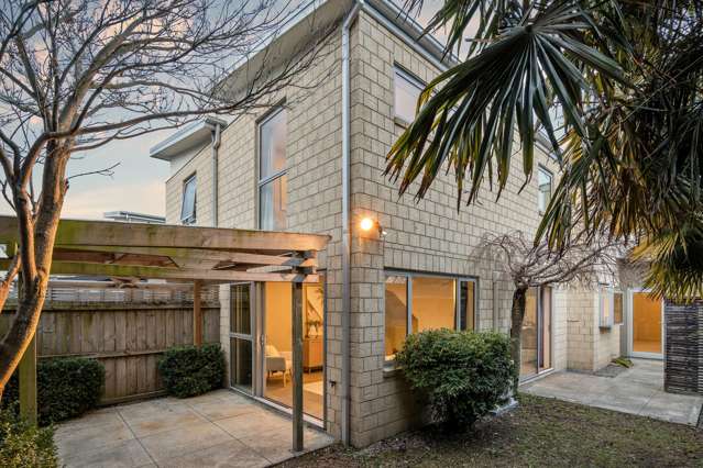 Freehold ease with double garaging