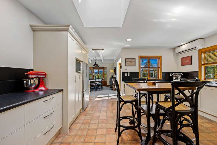 1614 Cust Road Cust_8