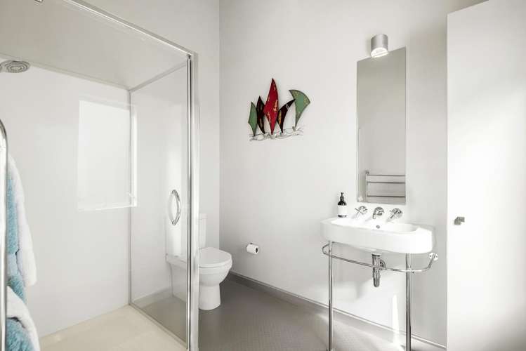 2 Pounamu Avenue Greenhithe_17