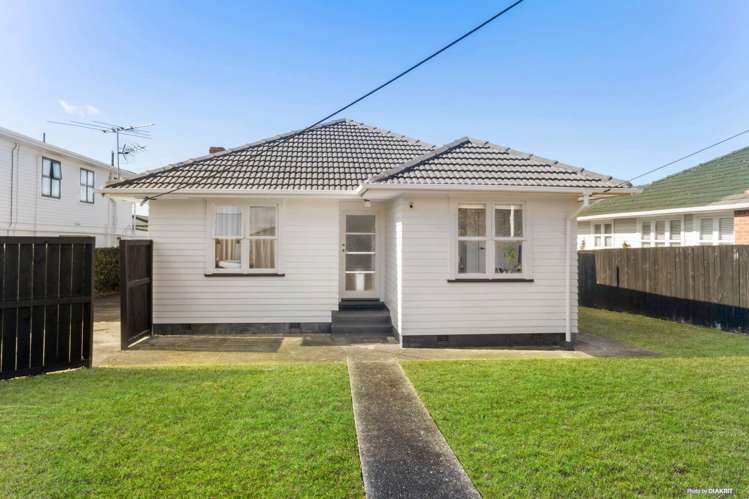 787 Te Atatu Road Te Atatu Peninsula_2