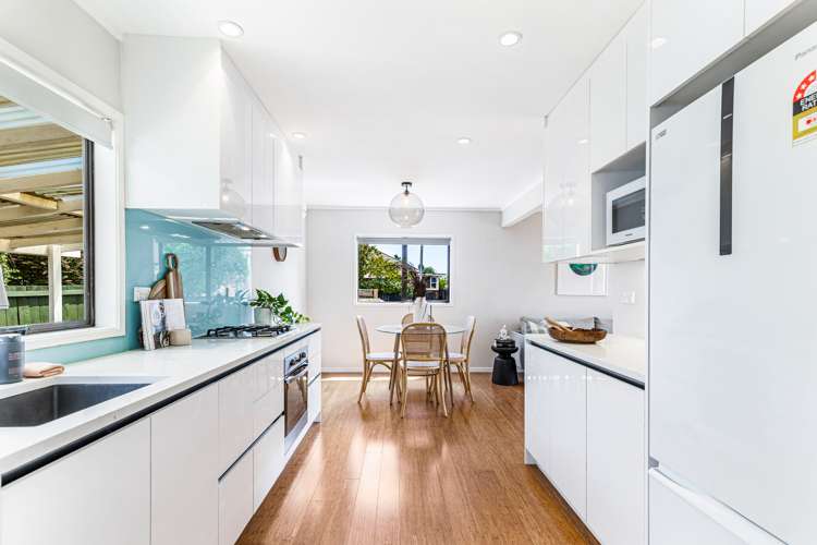 2/12 Neil Avenue Te Atatu Peninsula_5