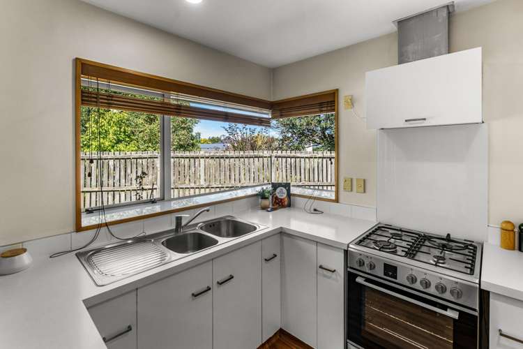 2/45B Trafford Street Harewood_5