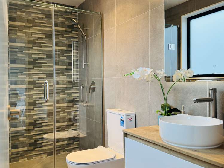 121A Vodanovich Road Te Atatu South_11