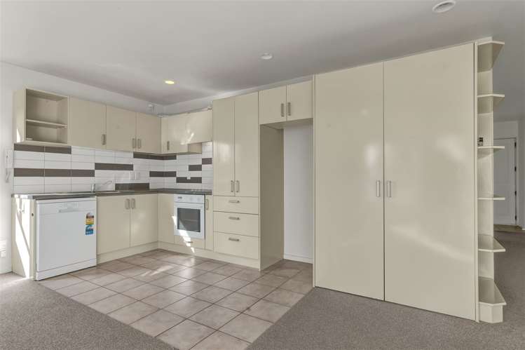 2/57 Gladstone Road Northcote_5