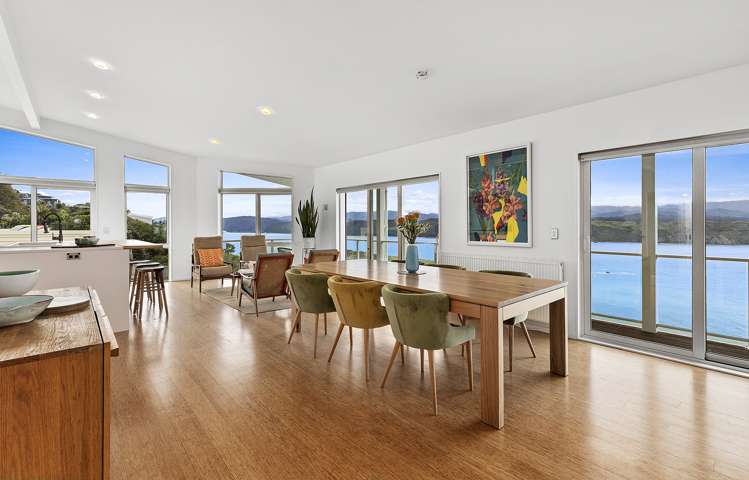 16 Signallers Grove Breaker Bay_7