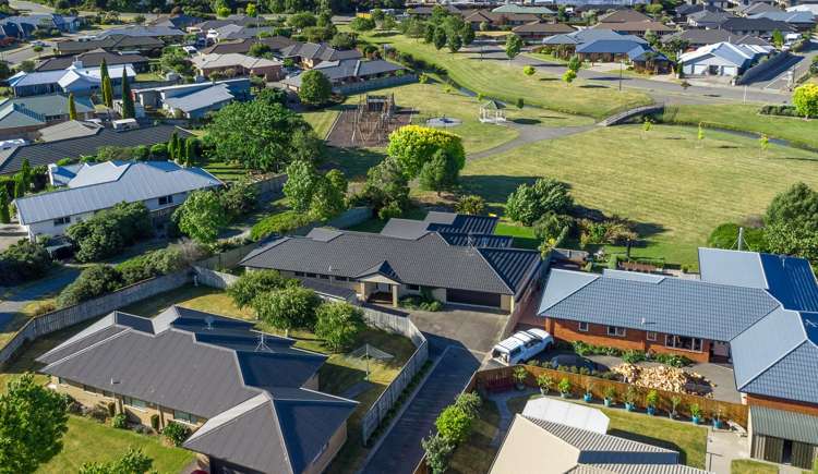 3 Avening Close Blenheim Central_37