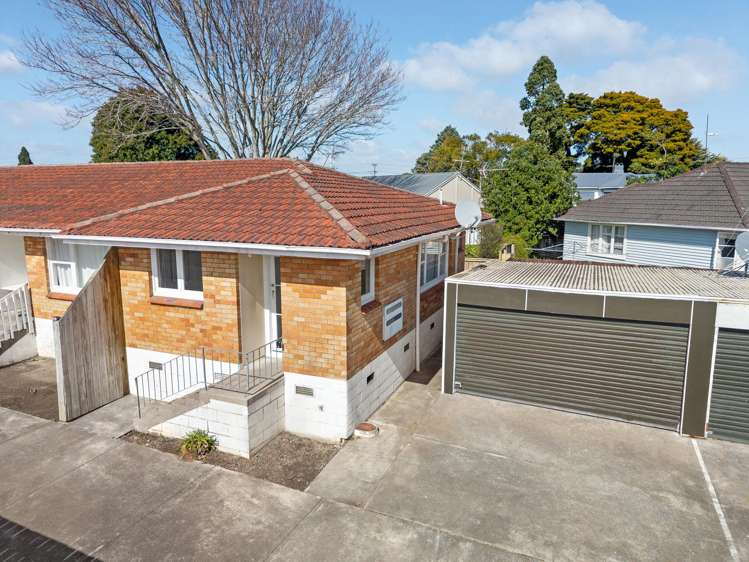 2/82 Huia Road_0
