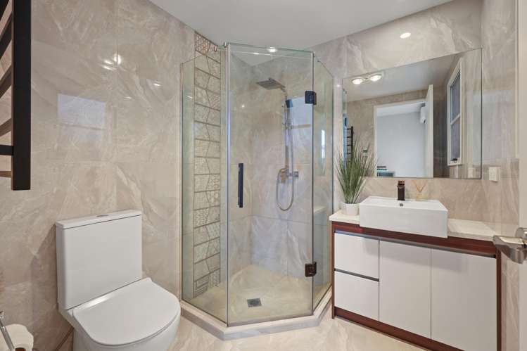 19 Horsefields Drive Flat Bush_27