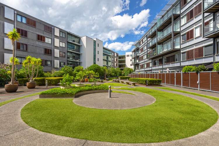 304/125 Customs Street Auckland Central_24