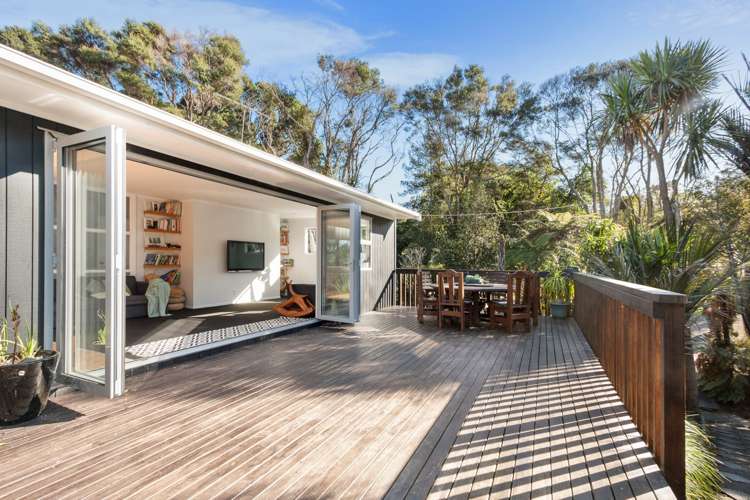 41 Upland Road Huia_1
