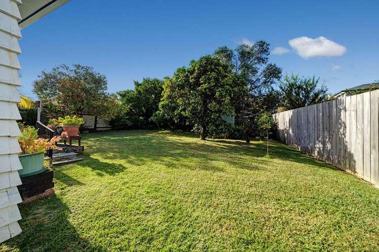 8 Coniston Avenue Te Atatu South_17