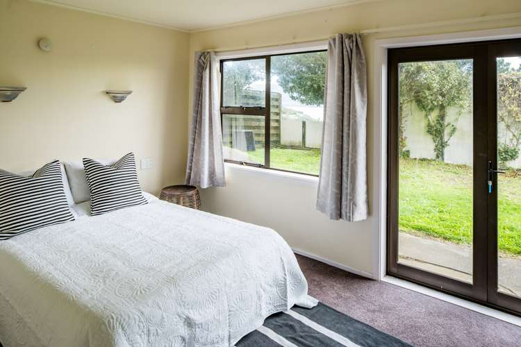 47 Kiriwai Road Paremata_12