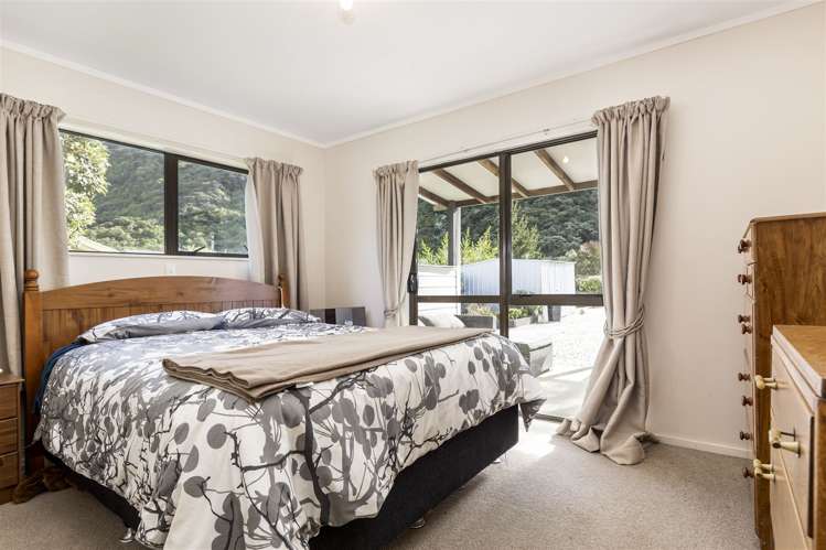 3 Titoki Street Rarangi_9