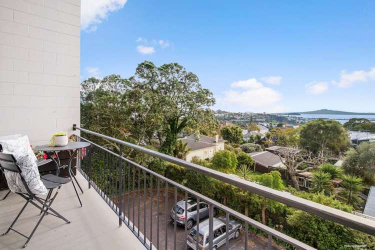 13/16 Belmont Terrace Remuera_3