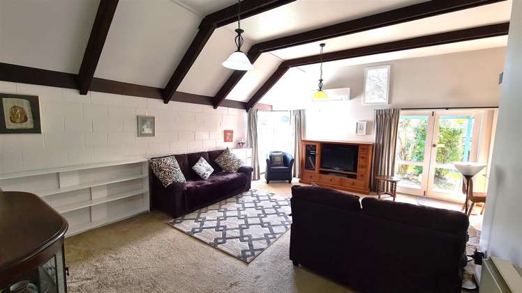 2/4 Egmont Place Bishopdale_6