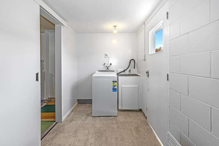 2/58 Ambleside Drive Burnside_11