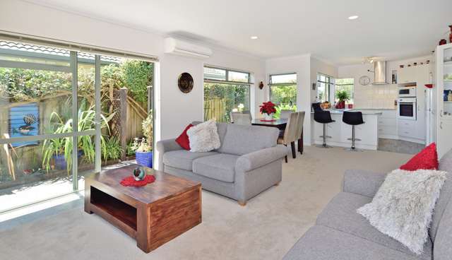 1/12 Melanie Place Orewa_4