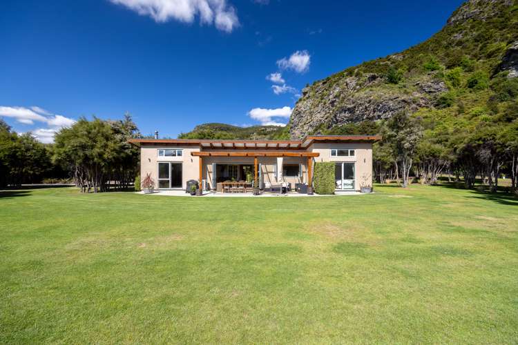 23 Ewing Place Albert Town_34